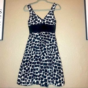 WHITE HOUSE BLACK MARKET SEMI PLEATED DRESS